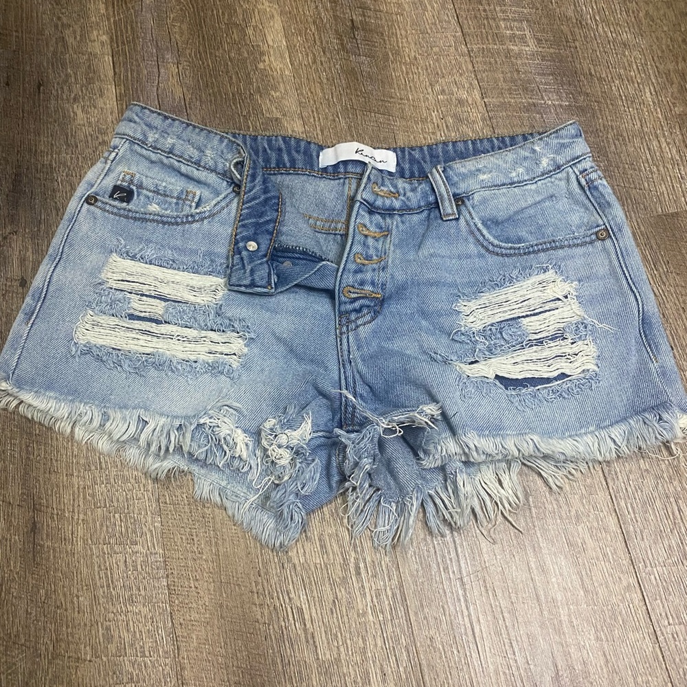KanCan distressed shorts size (5/26)